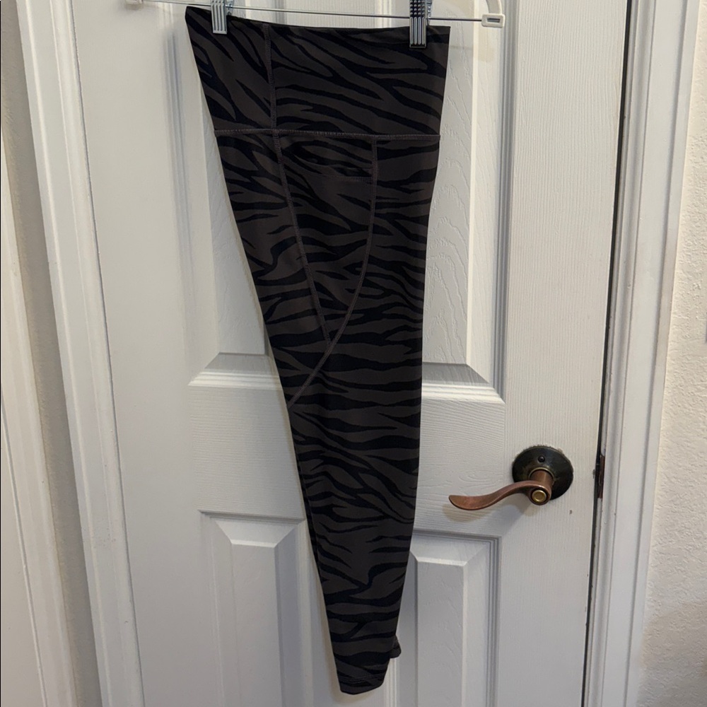 Old Navy Black and Gray Zebra Print Leggings - Picture 5 of 10